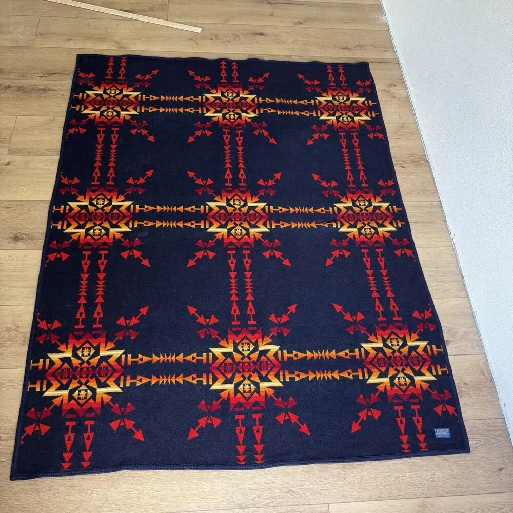 Vtg. Beaver State Pendleton Wool Reversible Aztec Pattern Blanket